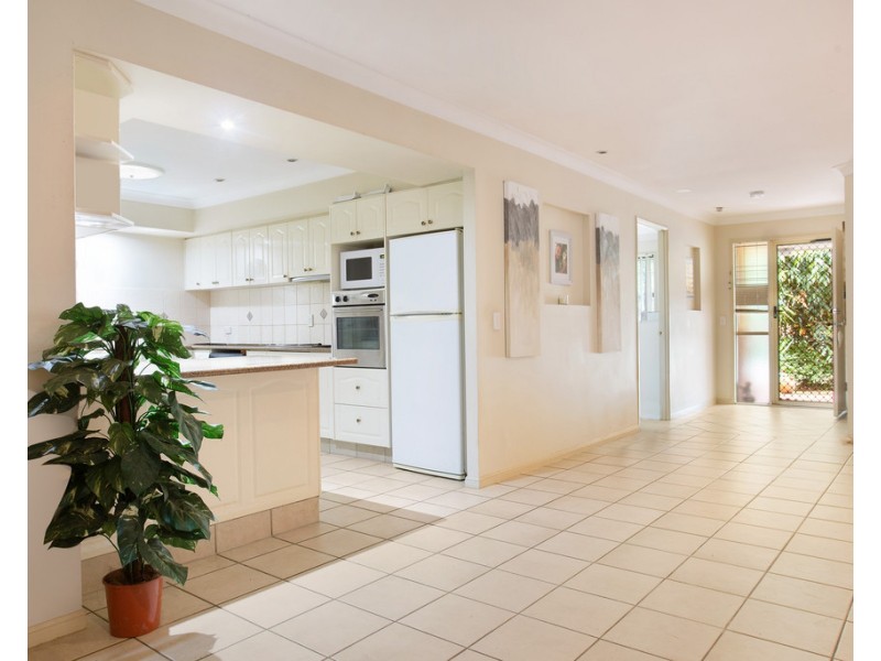2/1 Eugenia Circuit, Robina QLD 4226