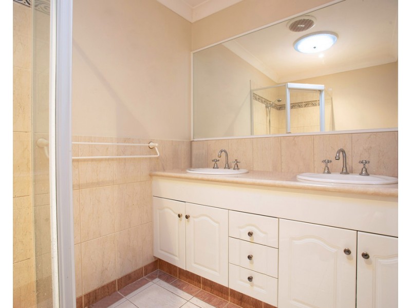 2/1 Eugenia Circuit, Robina QLD 4226