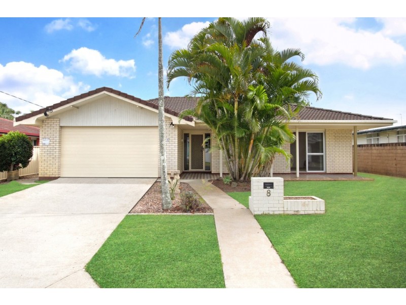 8 Boongala Road, Broadbeach Waters QLD 4218