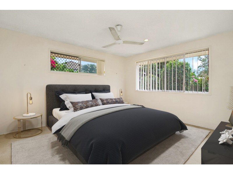 8 Boongala Road, Broadbeach Waters QLD 4218