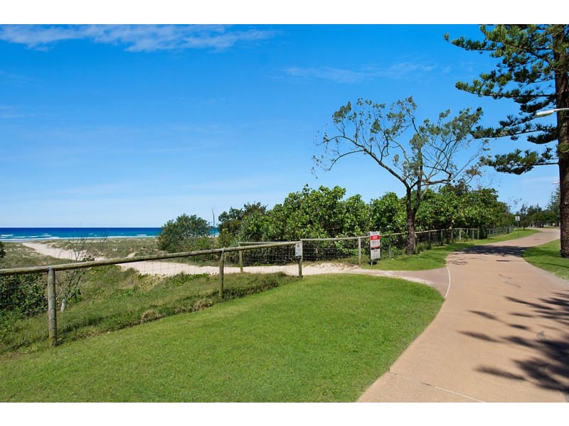 4/142 Pacific Parade, Bilinga QLD 4225
