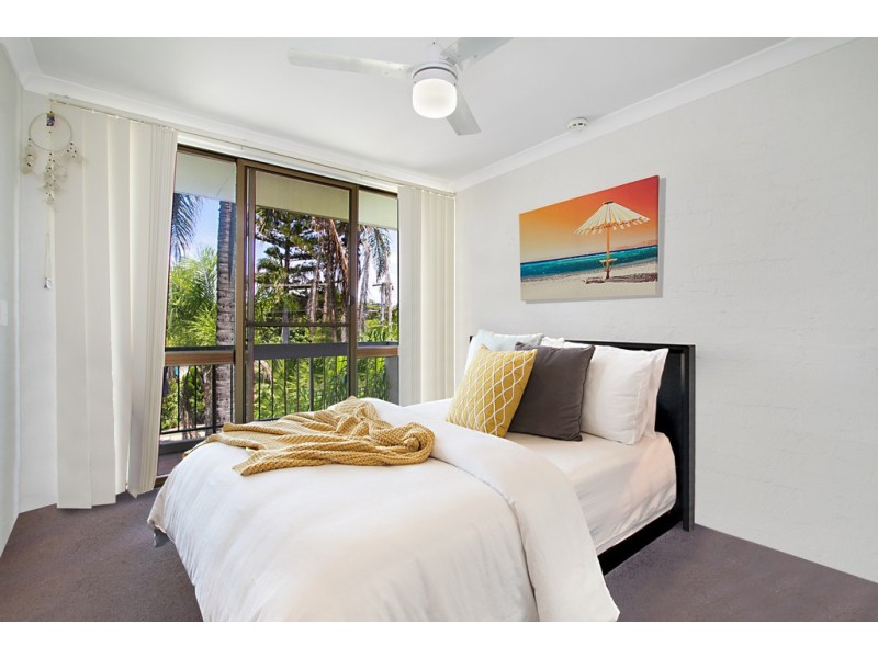 9/13 Federation Avenue, Broadbeach QLD 4218