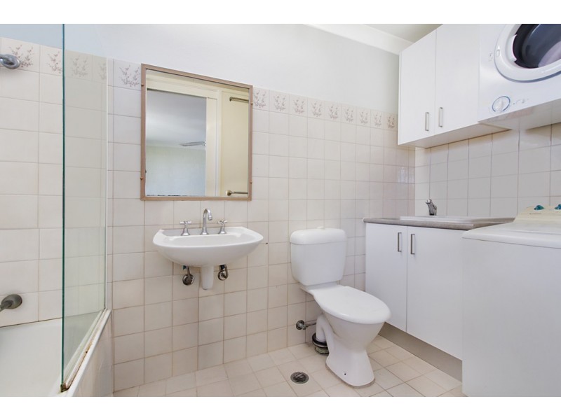 9/13 Federation Avenue, Broadbeach QLD 4218