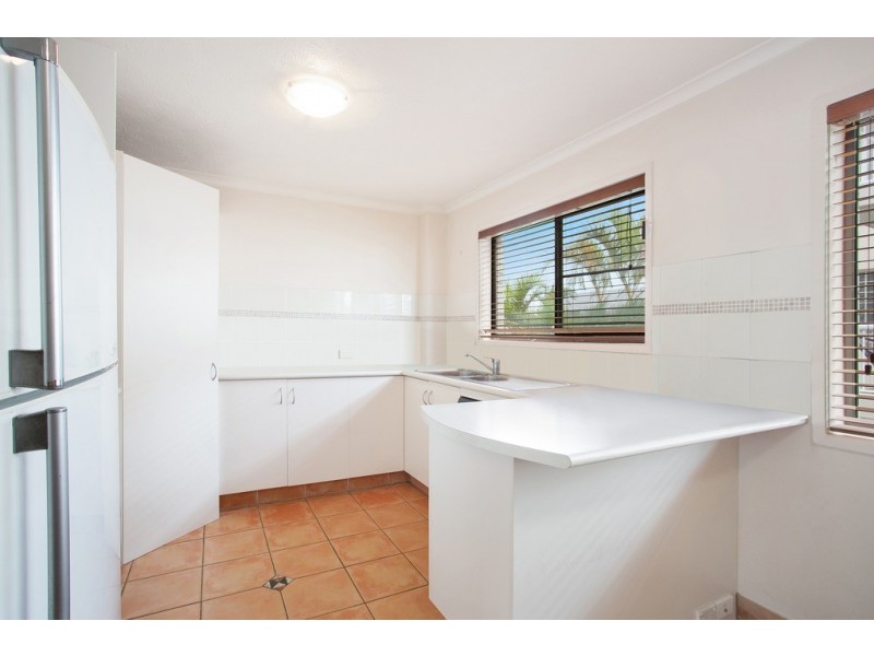 4/12 Rosewood Avenue ‘The Cascades’, Broadbeach QLD 4218