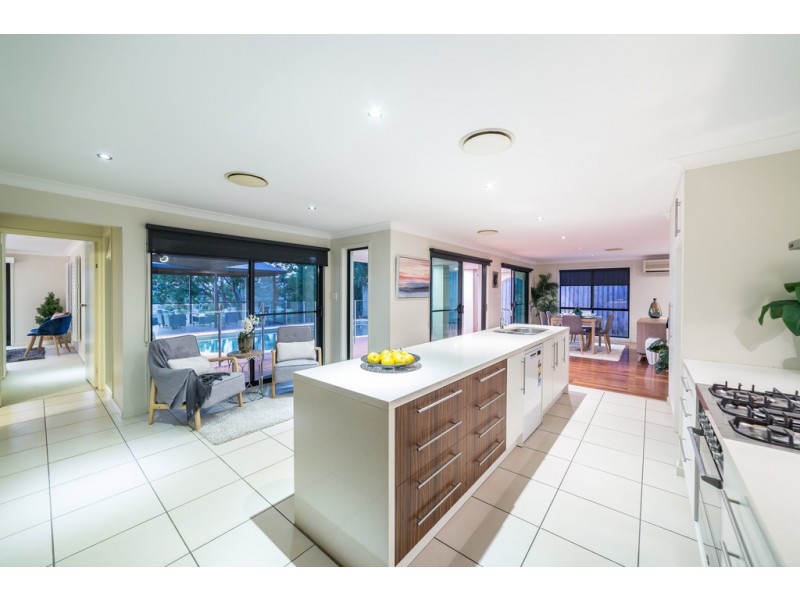 14 Mackay Close, Sorrento QLD 4217