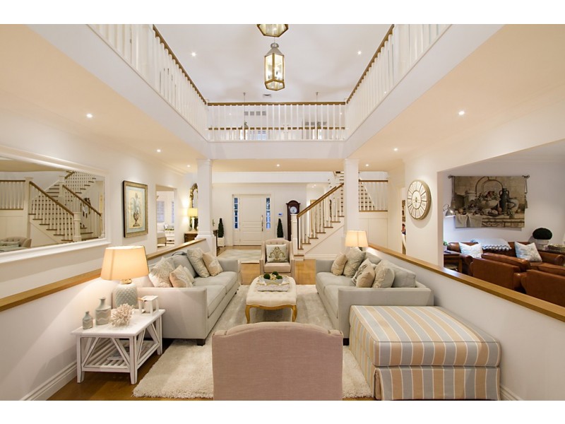 1a Yacht Street, Southport QLD 4215