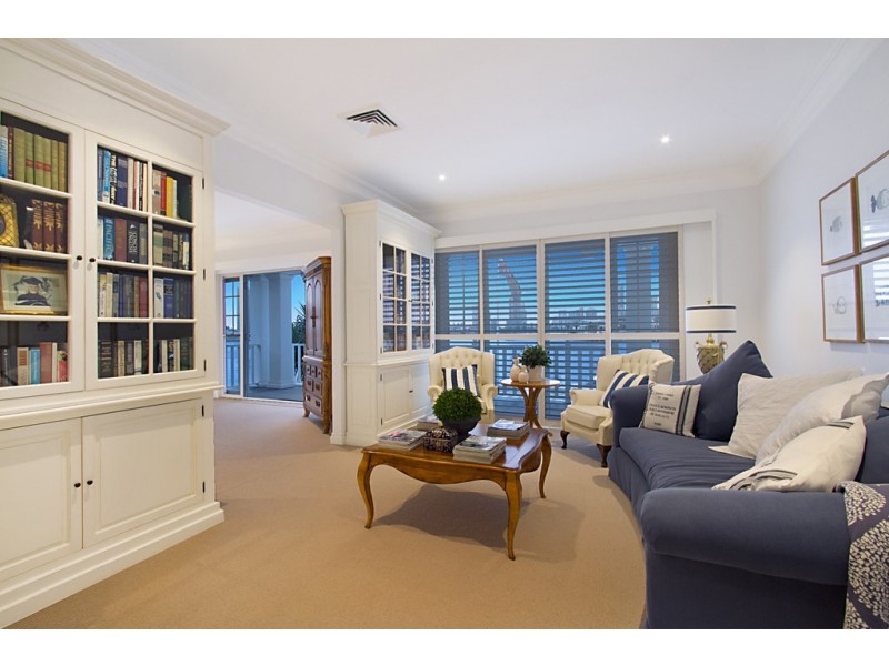 1a Yacht Street, Southport QLD 4215