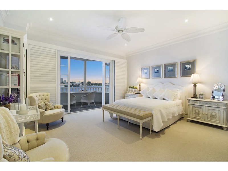 1a Yacht Street, Southport QLD 4215