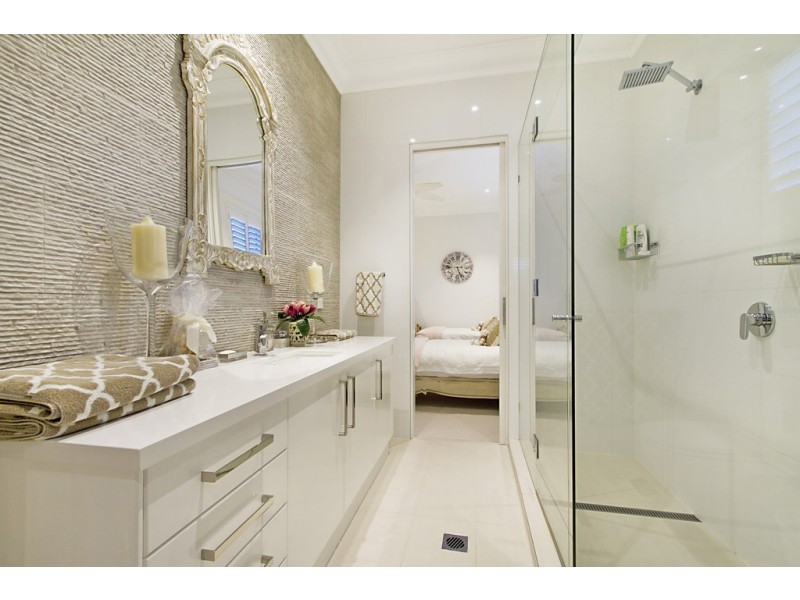 1a Yacht Street, Southport QLD 4215