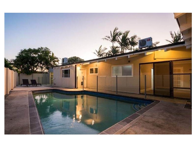 2 Platypus Aveune, Bundall QLD 4217