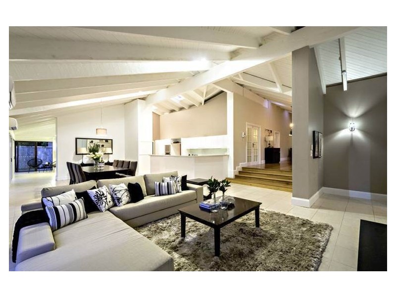 2 Platypus Aveune, Bundall QLD 4217