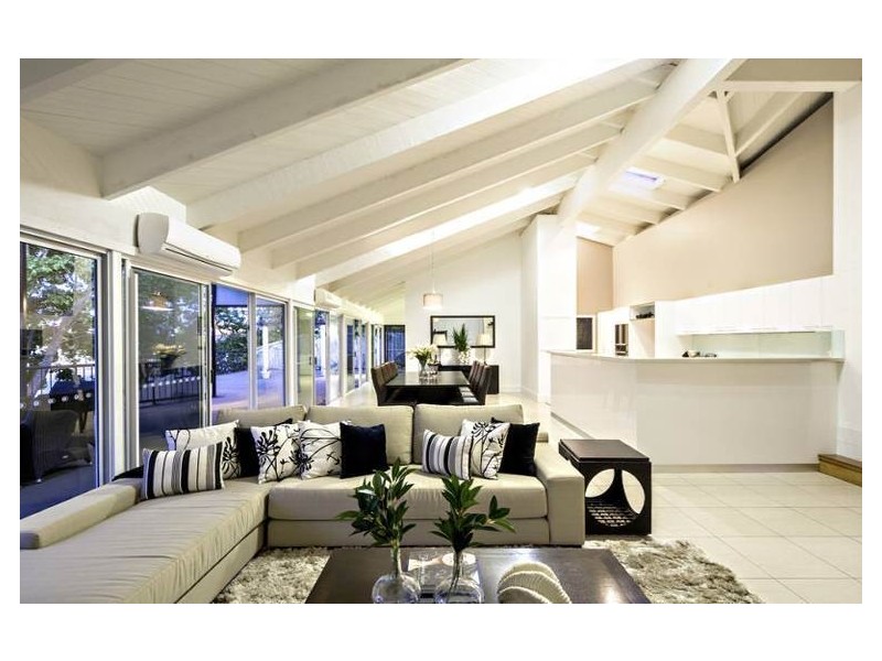 2 Platypus Aveune, Bundall QLD 4217