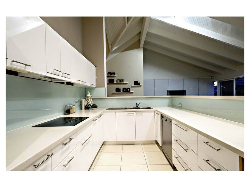 2 Platypus Aveune, Bundall QLD 4217