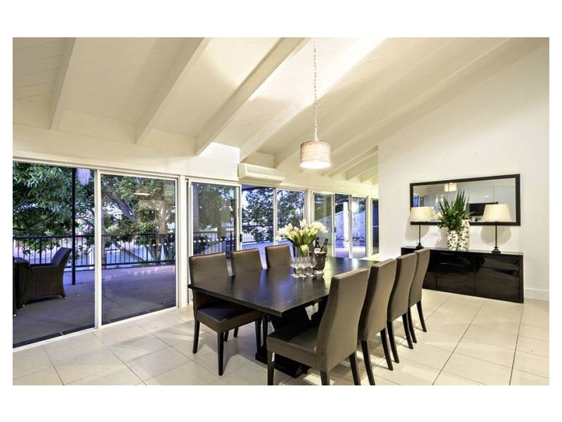 2 Platypus Aveune, Bundall QLD 4217