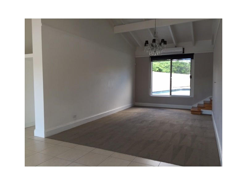 2 Platypus Aveune, Bundall QLD 4217