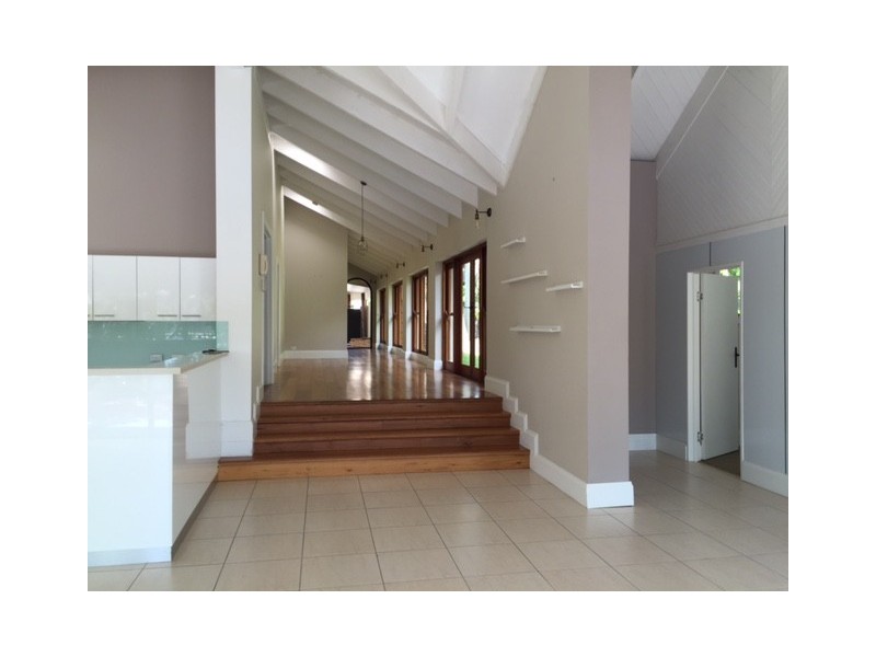 2 Platypus Aveune, Bundall QLD 4217