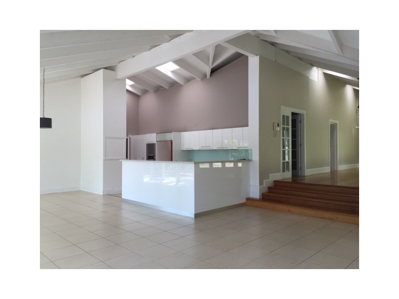 2 Platypus Aveune, Bundall QLD 4217