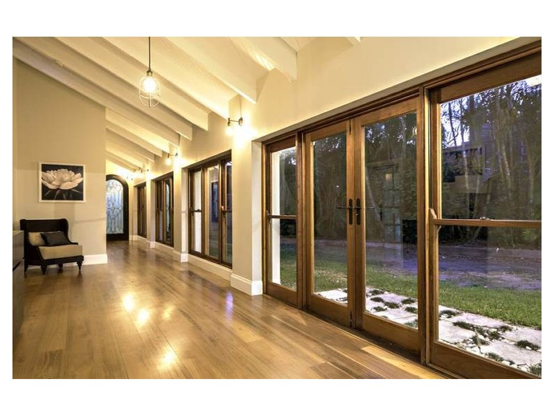 2 Platypus Aveune, Bundall QLD 4217