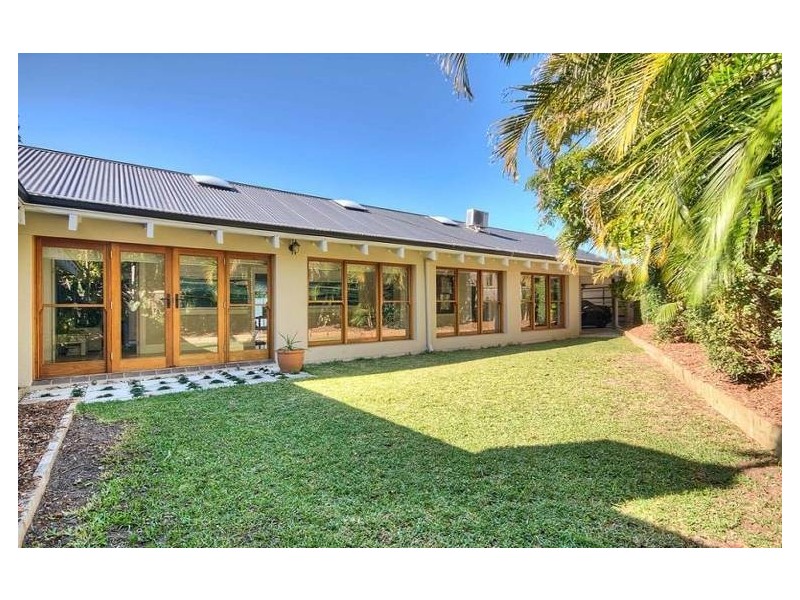 2 Platypus Aveune, Bundall QLD 4217