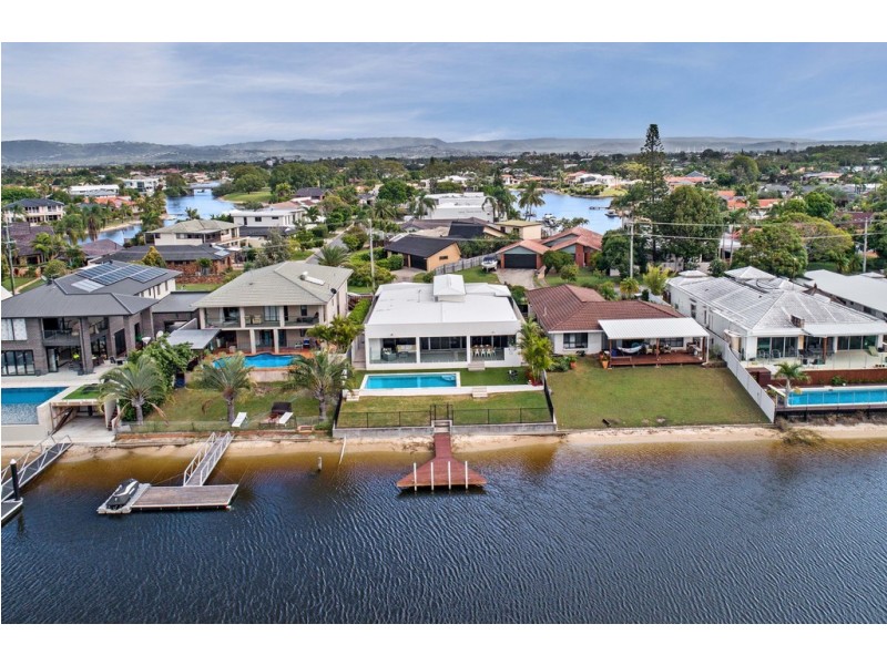 96 Clear Island Road, Broadbeach Waters QLD 4218