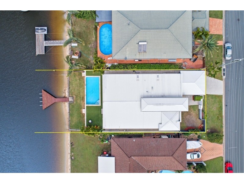 96 Clear Island Road, Broadbeach Waters QLD 4218
