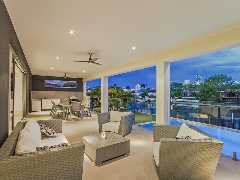 96 Clear Island Road, Broadbeach Waters QLD 4218