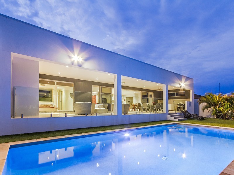 96 Clear Island Road, Broadbeach Waters QLD 4218
