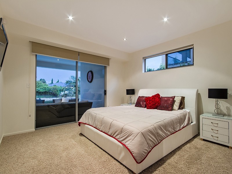 96 Clear Island Road, Broadbeach Waters QLD 4218
