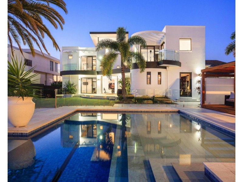 131-135 Monaco Street, Broadbeach Waters QLD 4218