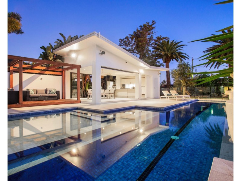 131-135 Monaco Street, Broadbeach Waters QLD 4218