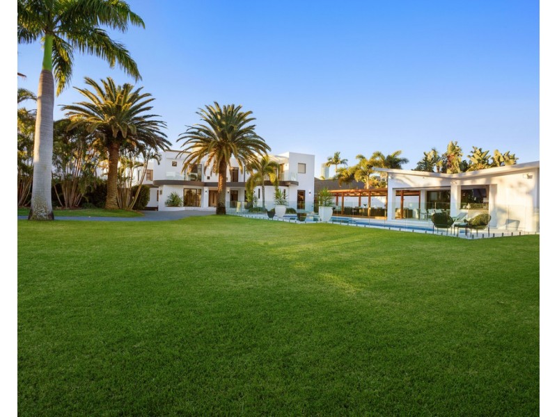 131-135 Monaco Street, Broadbeach Waters QLD 4218