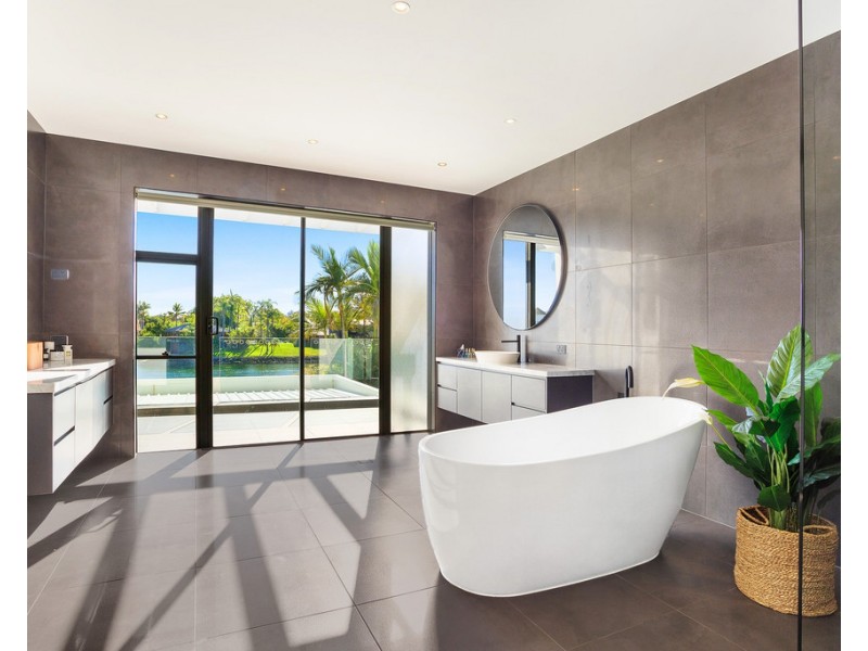 131-135 Monaco Street, Broadbeach Waters QLD 4218