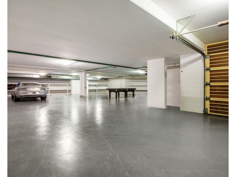 131-135 Monaco Street, Broadbeach Waters QLD 4218