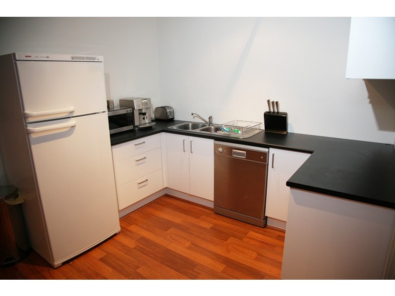 1 16 Dover Drive, Burleigh Heads QLD 4220