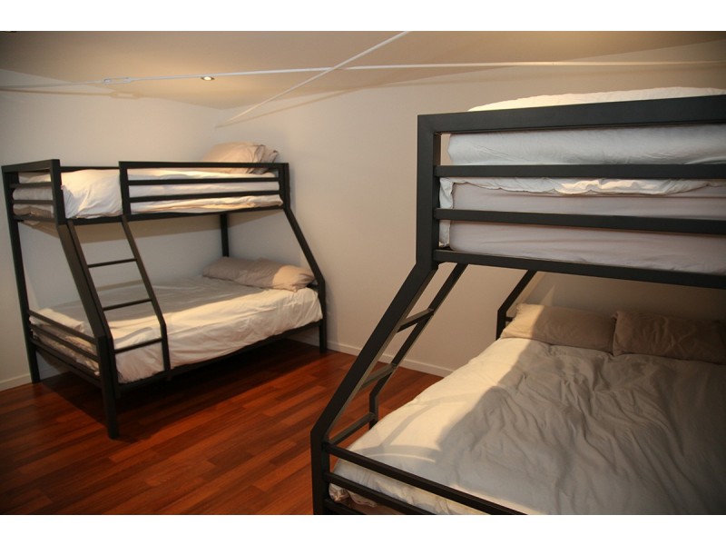 1 16 Dover Drive, Burleigh Heads QLD 4220