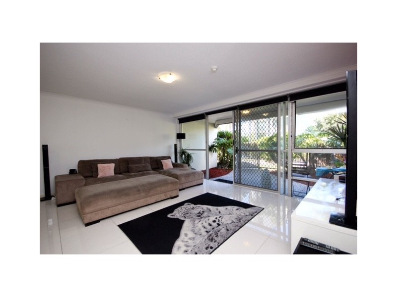 2/12 Enderley Avenue, Surfers Paradise QLD 4217