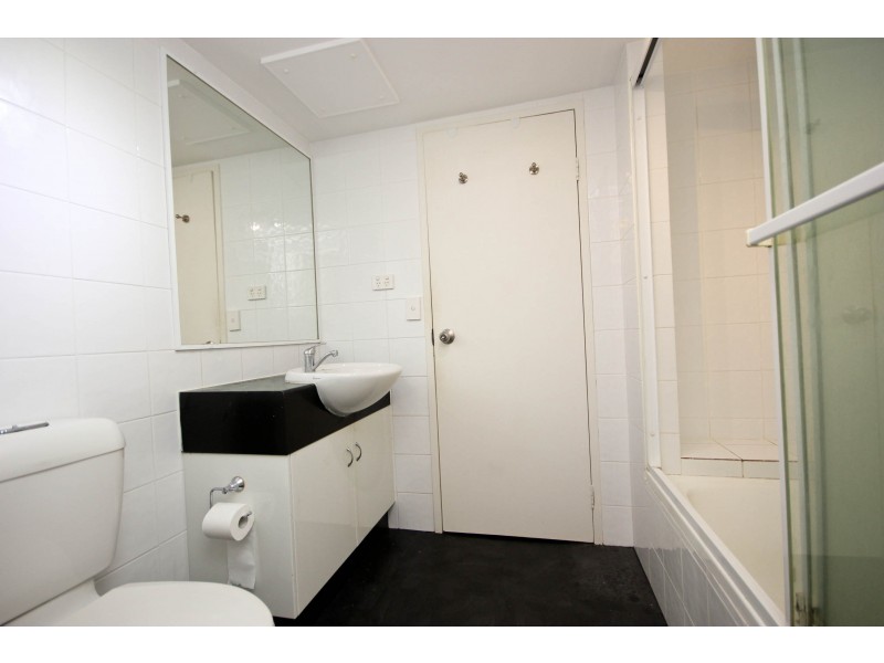 2/12 Enderley Avenue, Surfers Paradise QLD 4217