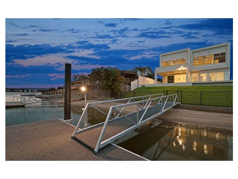 22 Mcilwain Drive, Mermaid Waters QLD 4218