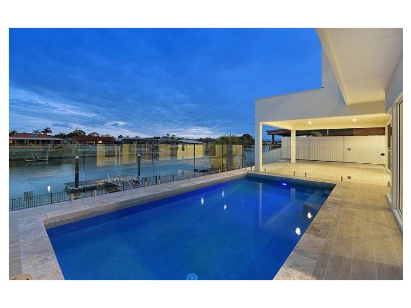 22 Mcilwain Drive, Mermaid Waters QLD 4218