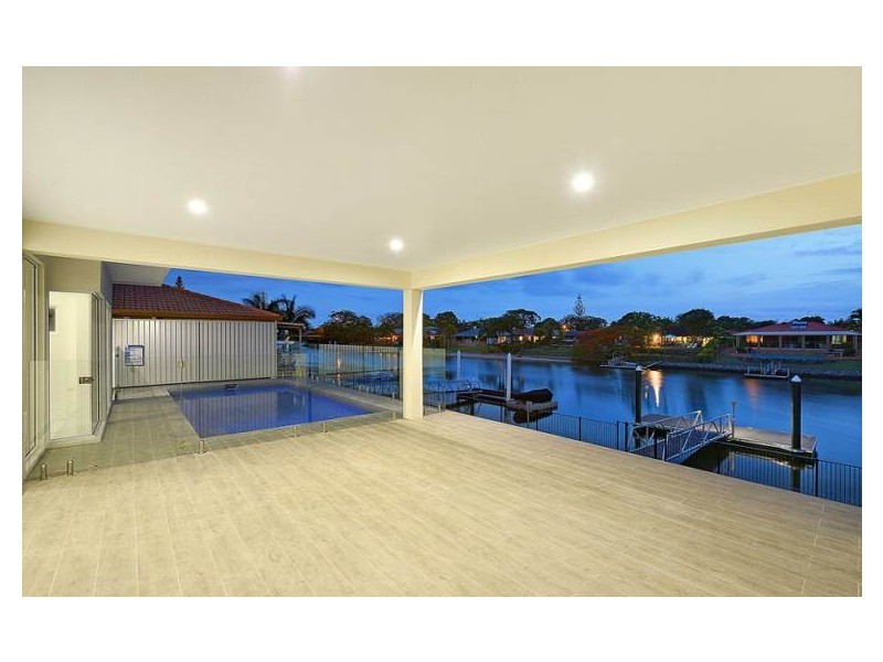 22 Mcilwain Drive, Mermaid Waters QLD 4218