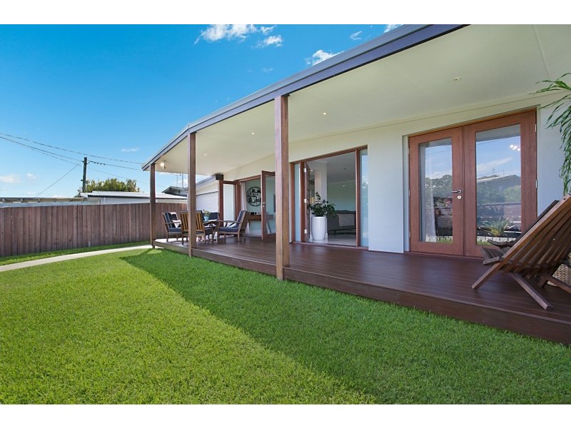 36 Cooleroo Crescent, Southport QLD 4215