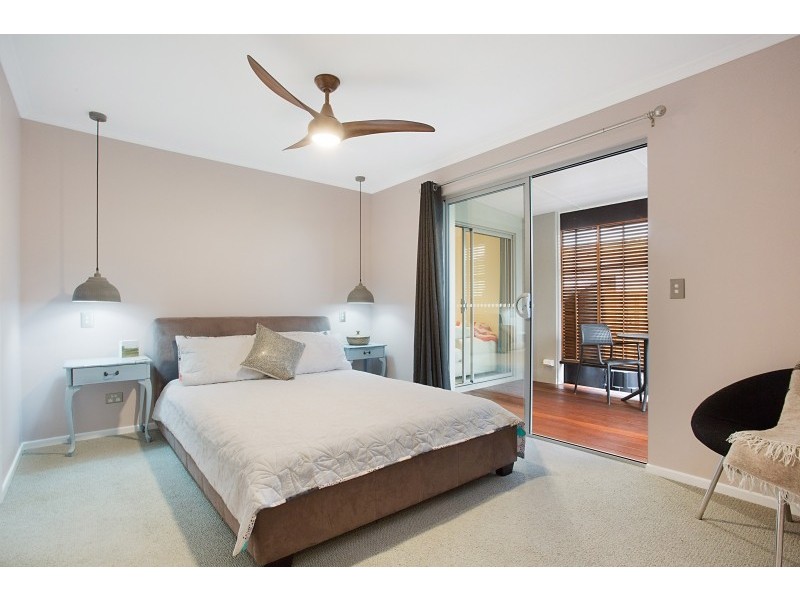 36 Cooleroo Crescent, Southport QLD 4215