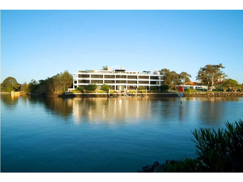 1/9 Ouyan Street, Bundall QLD 4217