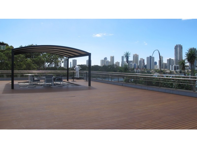 1/9 Ouyan Street, Bundall QLD 4217