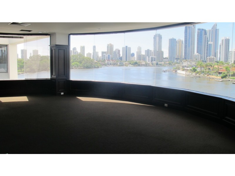 1/9 Ouyan Street, Bundall QLD 4217