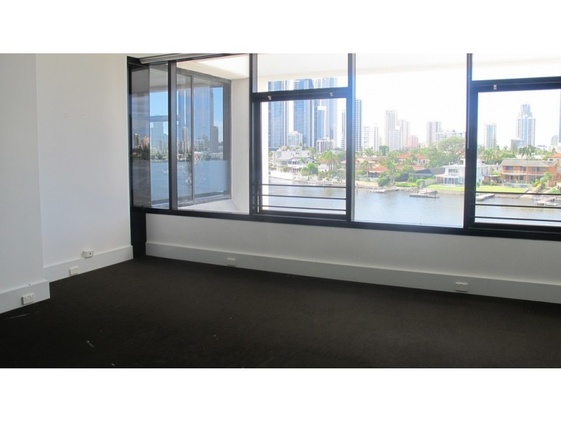 1/9 Ouyan Street, Bundall QLD 4217