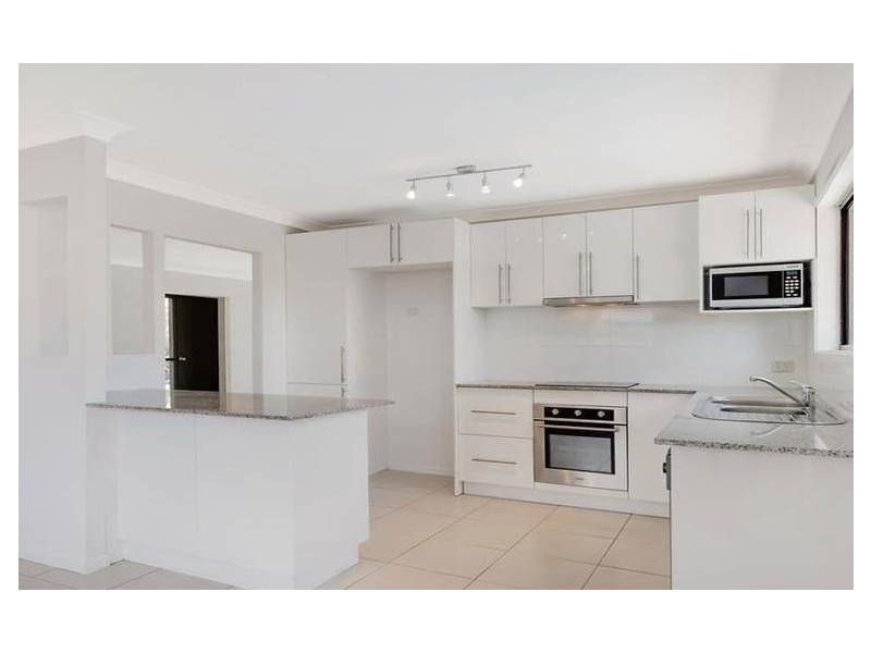 3 Vaucluse Place, Sorrento QLD 4217