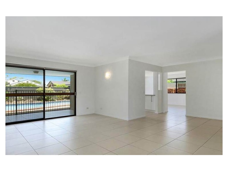 3 Vaucluse Place, Sorrento QLD 4217