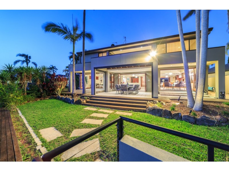 32 Emu Court, Sorrento QLD 4217