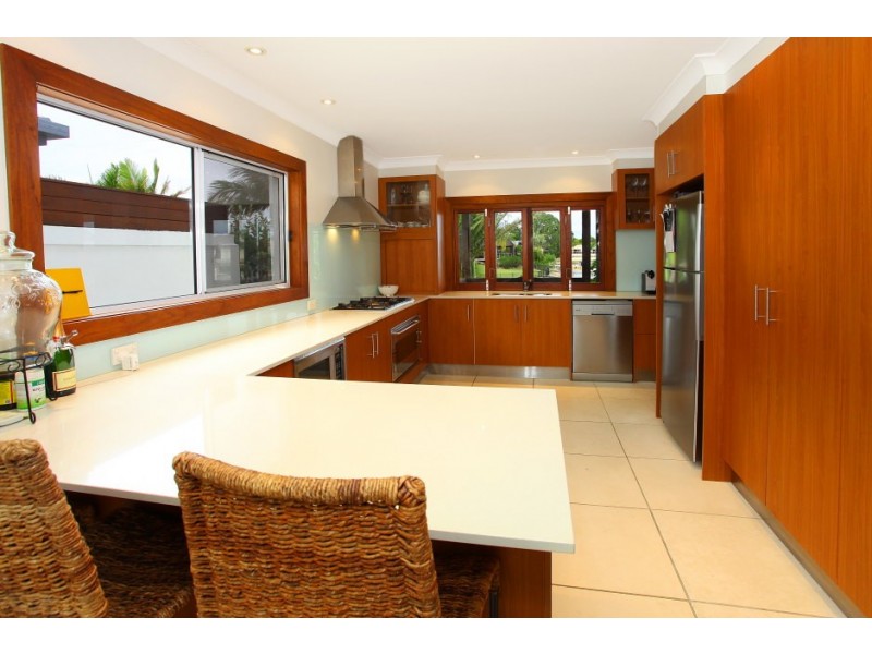 165 Campbell Street, Sorrento QLD 4217